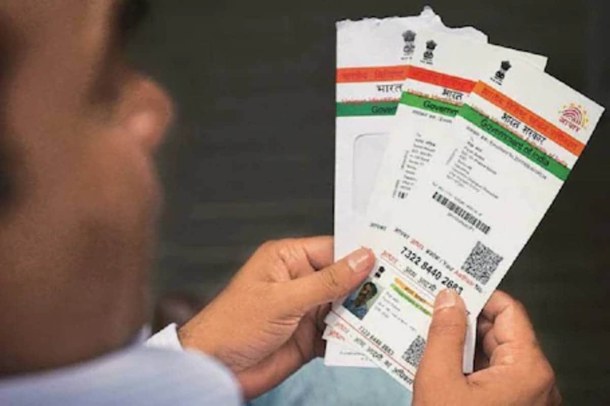 You can update information in Aadhar card sitting at home, these documents are necessary