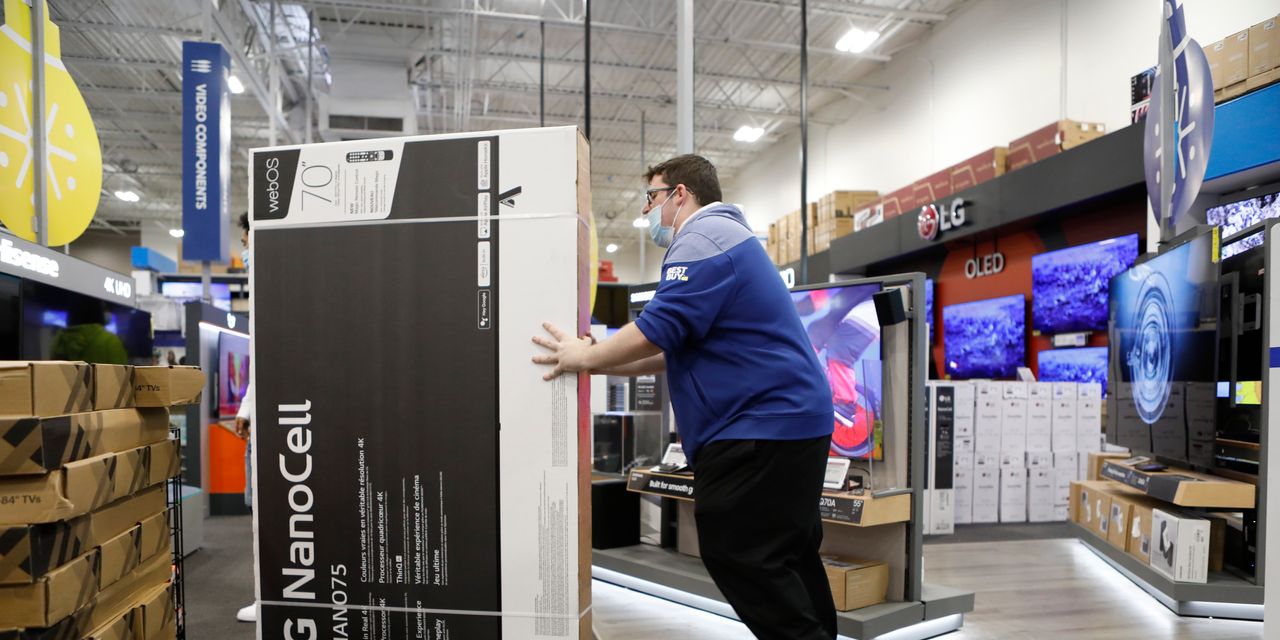 Best Buy adds to retailer woes, cutting outlook as end of PC boom takes its toll