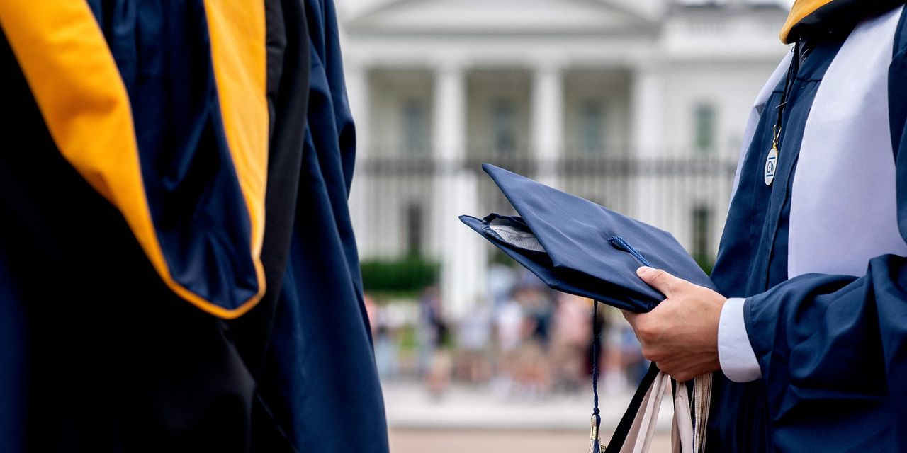 Feds tell student loan servicers to hold off on sending billing statements