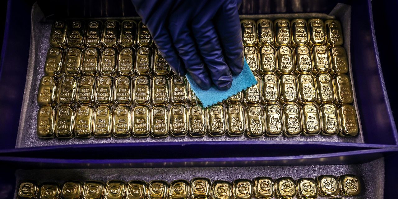 Gold headed for fresh 9-month low as 4-week slide continues