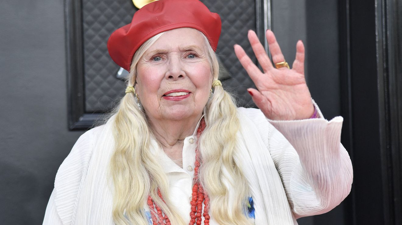 Life lessons from Joni Mitchell's viral 'Both Sides, Now' performance