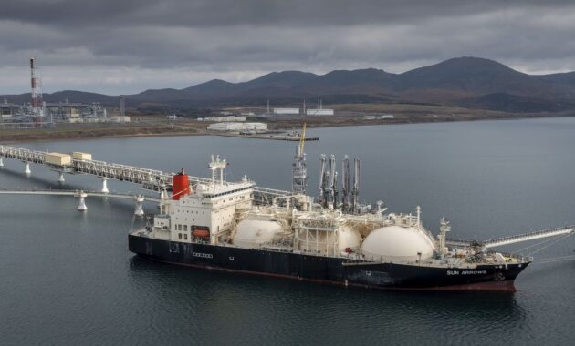 Putin orders Sakhalin Energy to be transferred to a new Russian company, potentially pushing out foreign partners