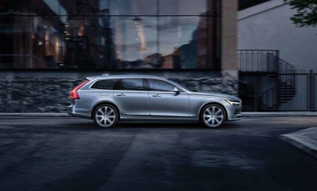 Volvo car sales tumble 26.9% in June as China lockdowns hit component supply