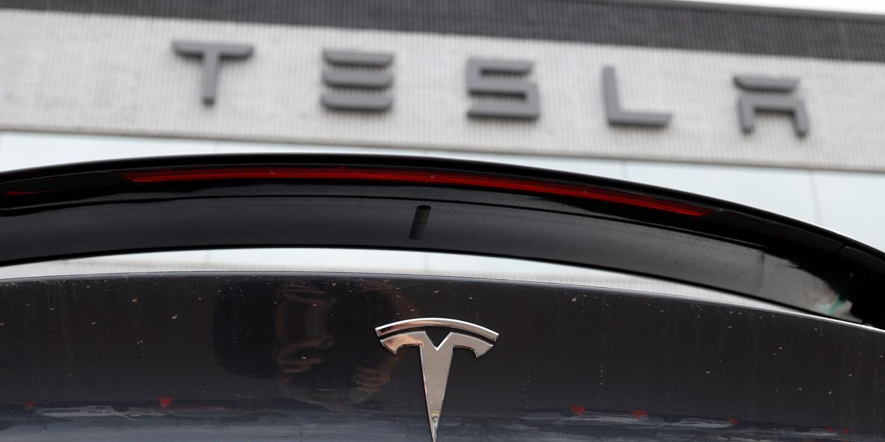 Tesla investors pave way for stock split, vote with company on most proposals