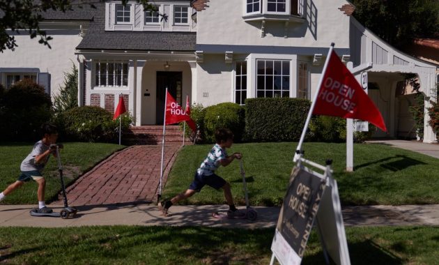 Leading indicator of U.S. home sales weakens for third straight month