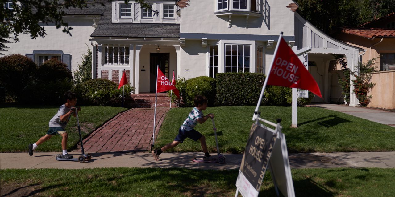 Leading indicator of U.S. home sales weakens for third straight month