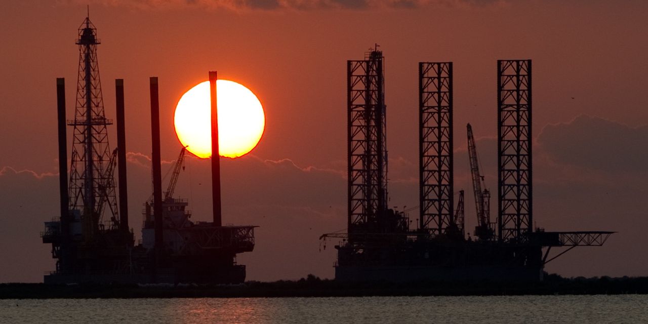 Oil bounces off 8-month low as Hurricane Ian curbs Gulf production