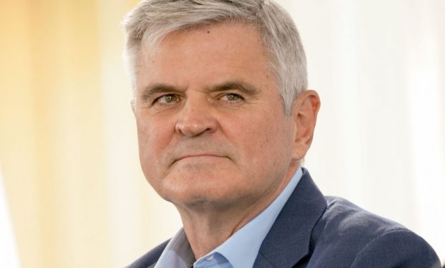 Steve Case, cofounder of AOL, sees parallels in challenging tech climate