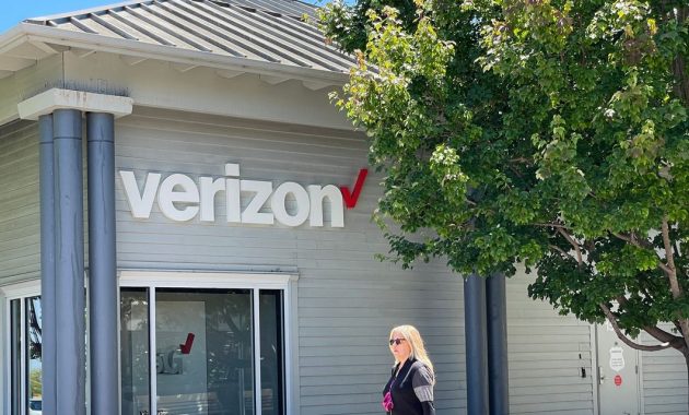 Verizon hasn't been a very defensive stock lately, but here's how things could flip