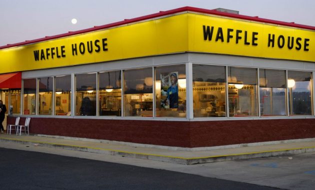 Waffle House closes 21 Florida stores for Hurricane Ian, sparking Twitter storm