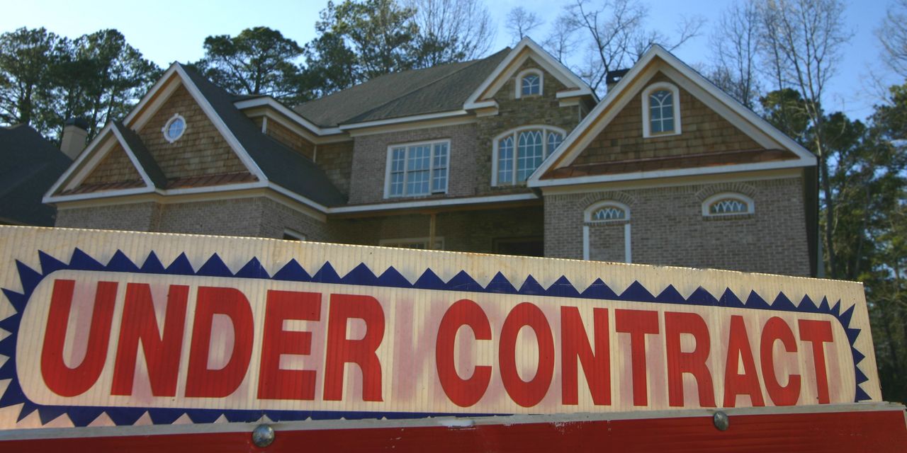 Decline in U.S. pending home sales gathers steam in September