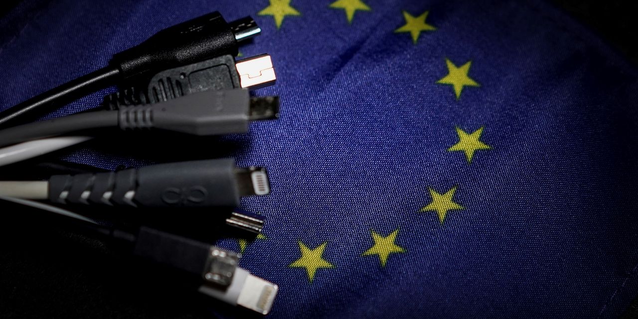 European Parliament approves universal charger rules opposed by Apple