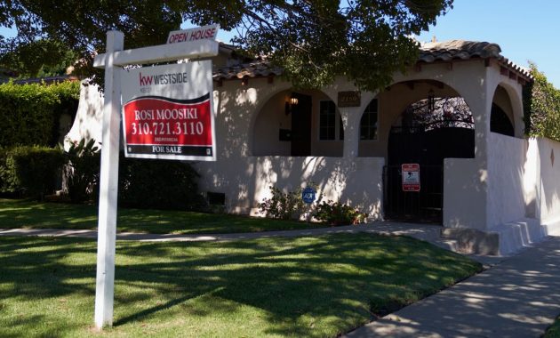 Mortgage rates surge to 6.94%, a 20-year high, leading to steep decline in home sales