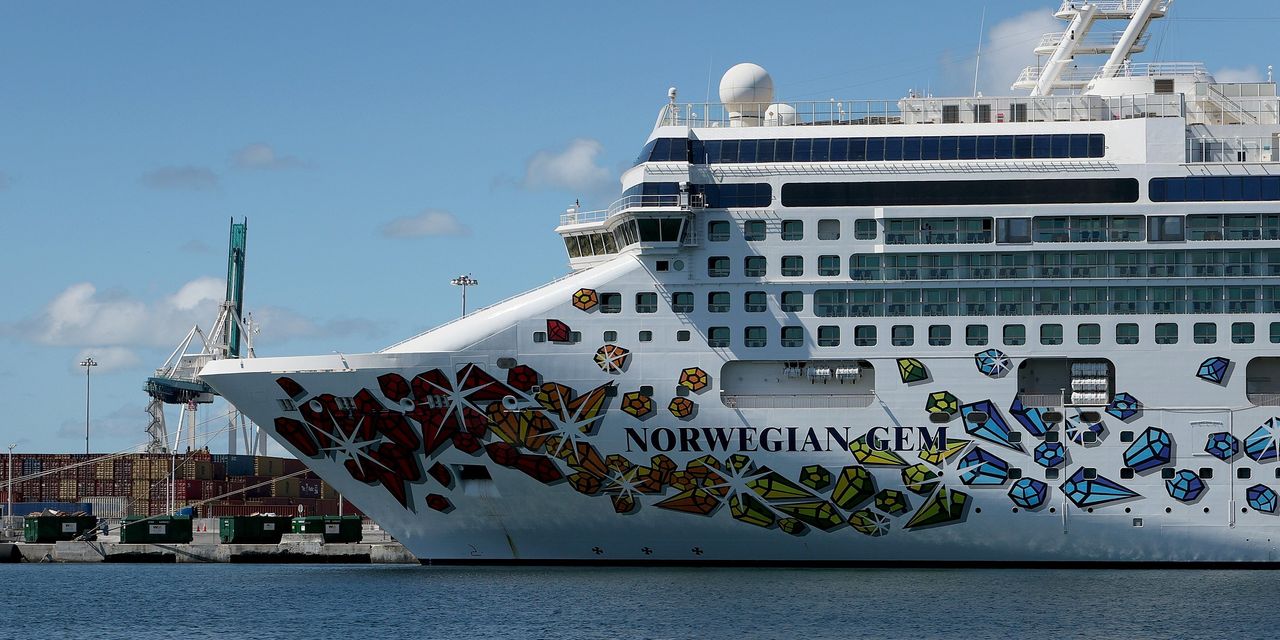 Norwegian Cruise Line drops COVID-19 testing, vaccination and masking. Should you take a cruise without these? Experts weigh in.