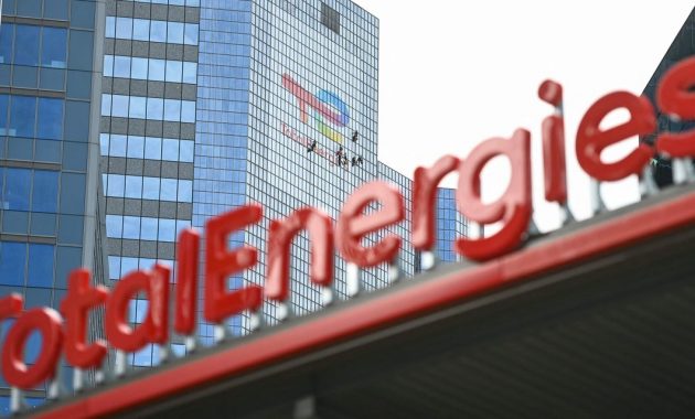 TotalEnergies proposes wage negotiations this month if fuel-depot blockages end