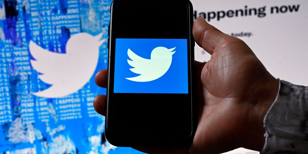 Twitter begins experiments to better display NFTs in tweets