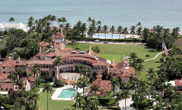 Two Trump aides contacted by federal investigators seeking information about movement of documents at Mar-a-Lago