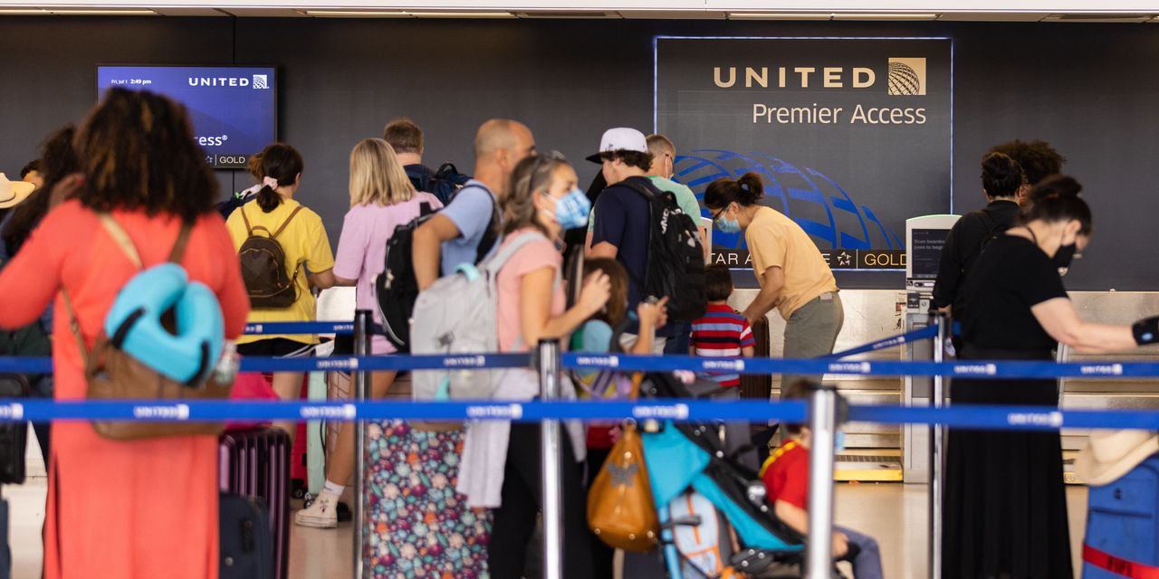 United Airlines says travel demand is stronger than recession pressures; shares rally