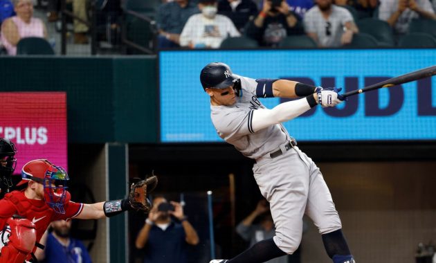 Yankees star Aaron Judge slams home run No. 62, breaking Roger Maris’ 61-year-old A.L. record