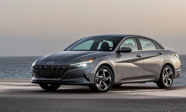 The boldly-styled 2023 Hyundai Elantra Hybrid looks pretty cool and averages a sweet 54 mpg