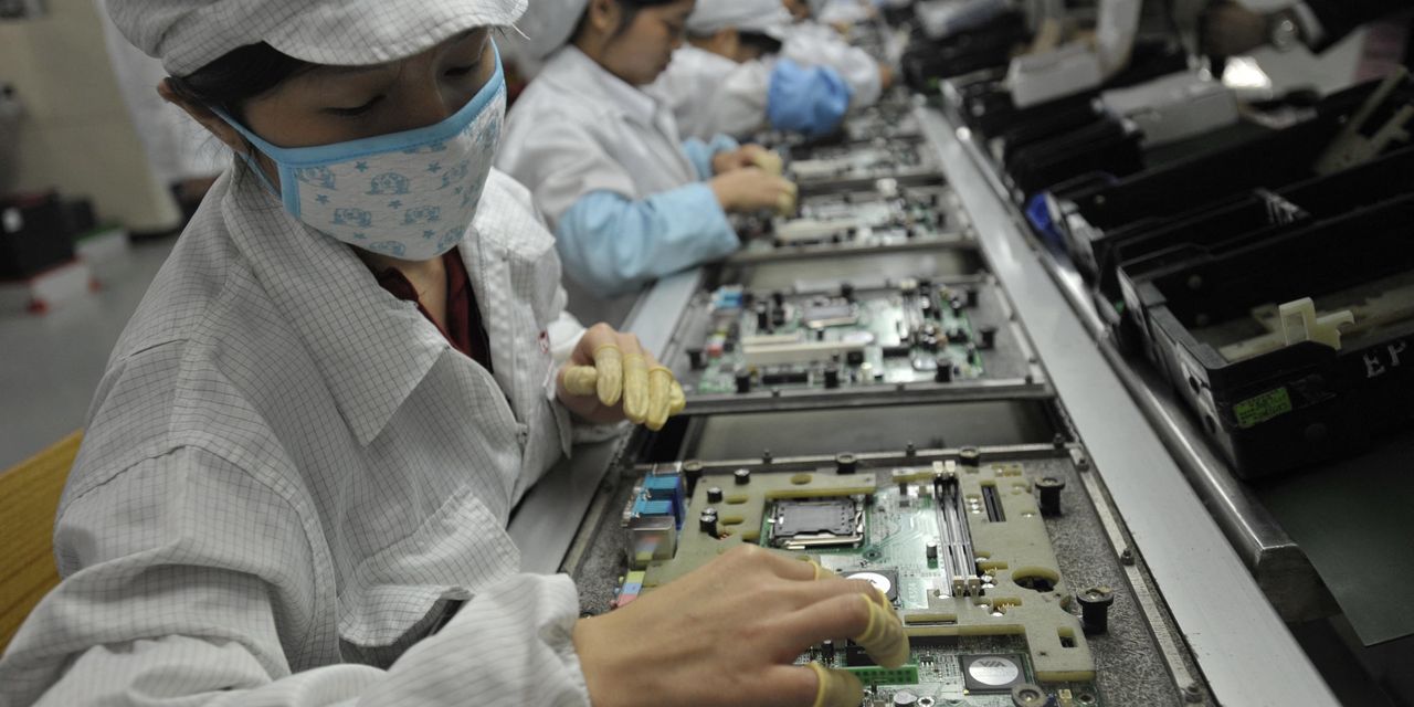 All eyes on China as Apple and Foxconn outline zero-COVID issues. Meanwhile, cases are rising again in the U.S.