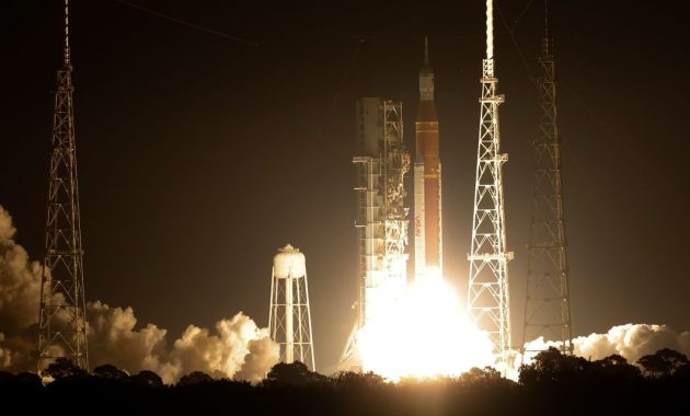 NASA's mightiest rocket lifts off 50 years after Apollo