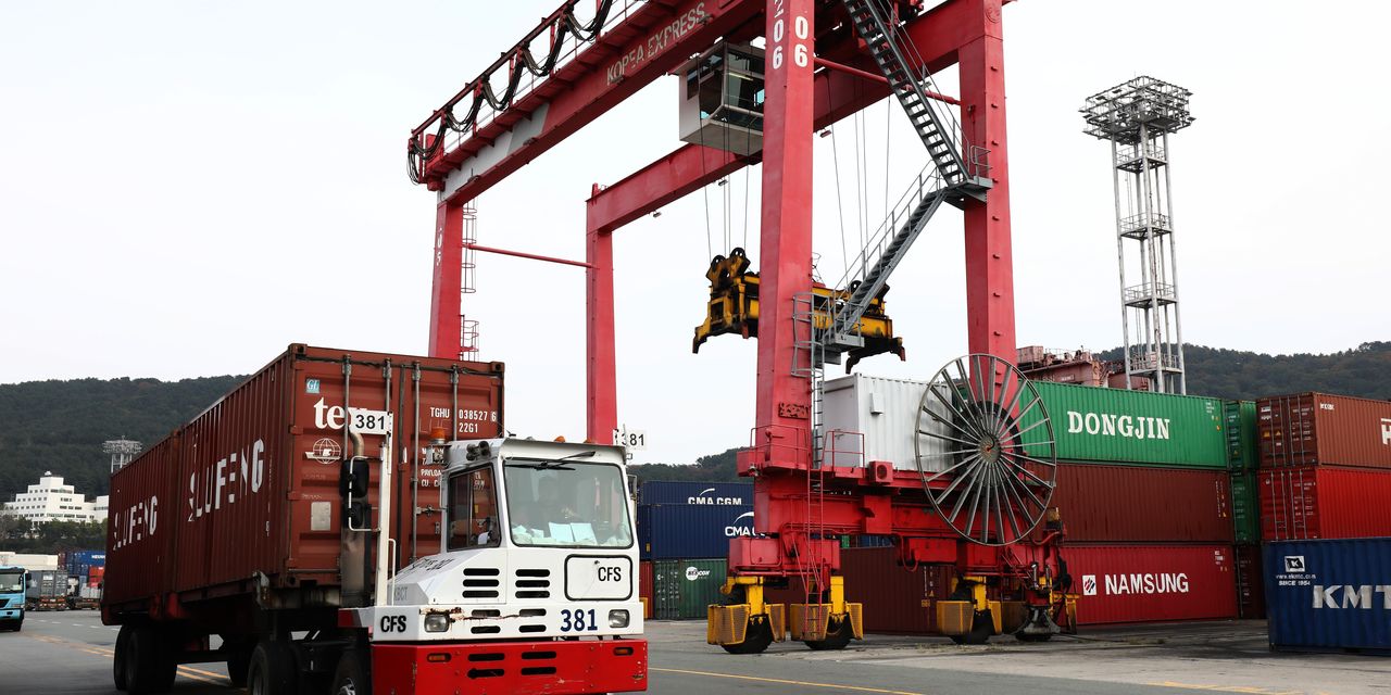 U.S. trade deficit jumps to three-month high as strong dollar dents exports