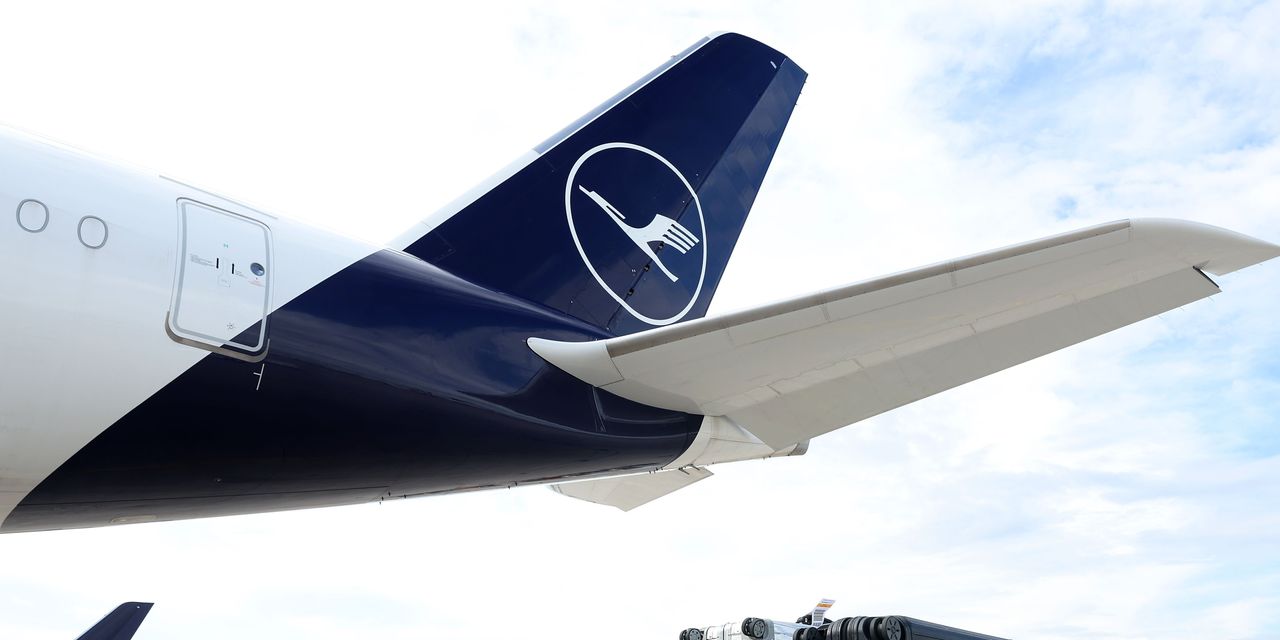 Lufthansa raises 2022 outlook on strong air travel demand